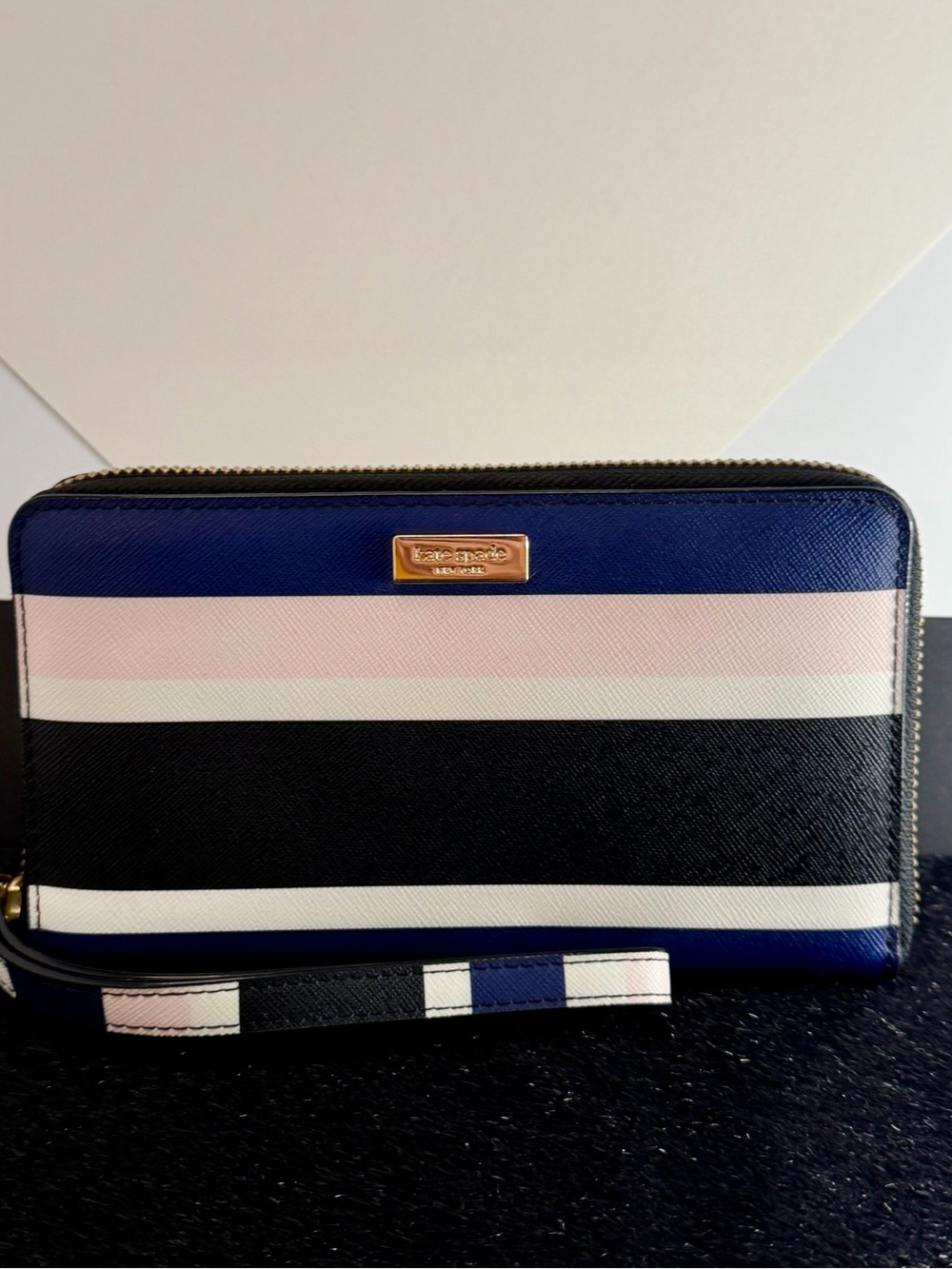 Kate Spade Laurel Way Printed Alvy Cruise Wallet/Wristlet – Blue Multi Stripe